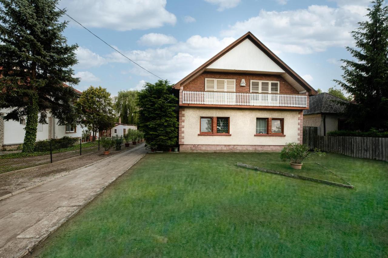 Vadkacsa Apartmanhaz Medencevel Zamárdi Exterior foto
