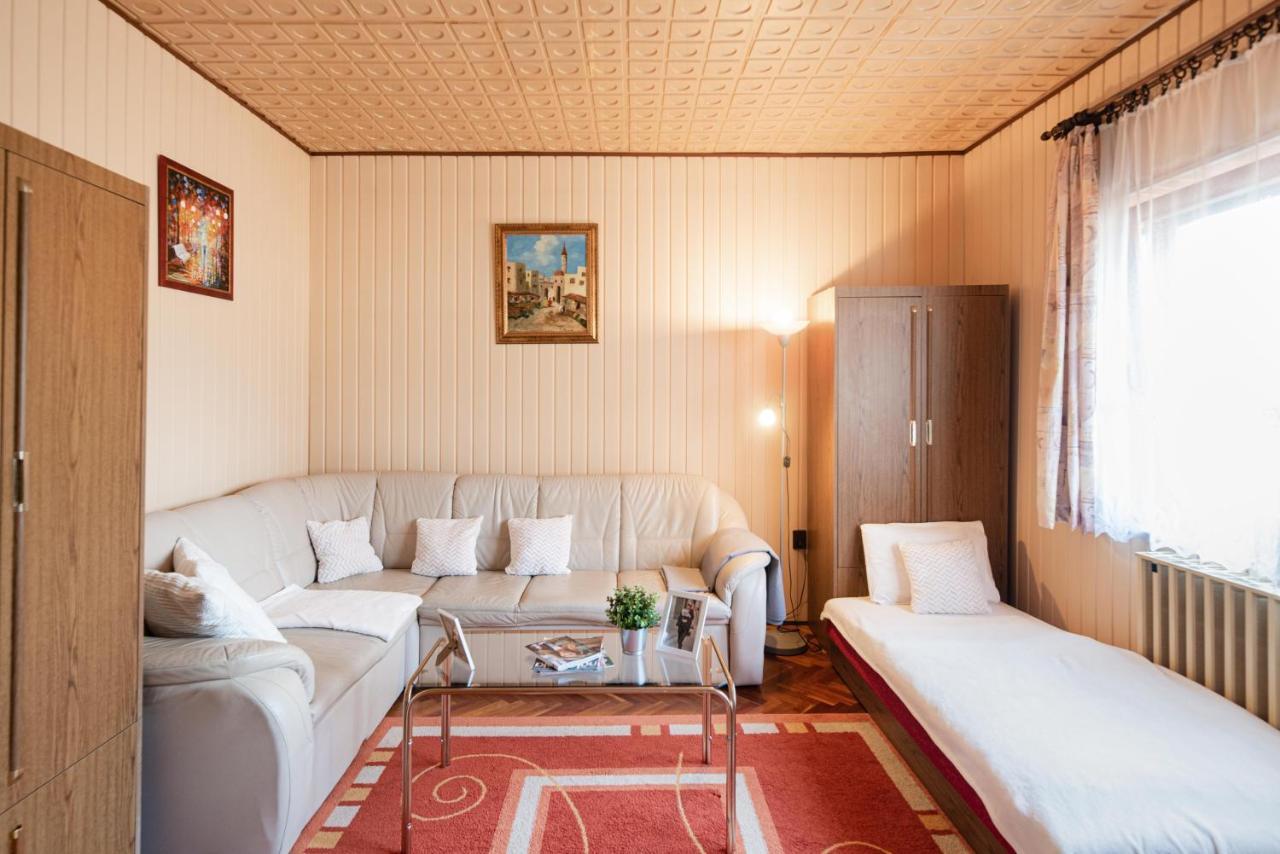 Vadkacsa Apartmanhaz Medencevel Zamárdi Exterior foto