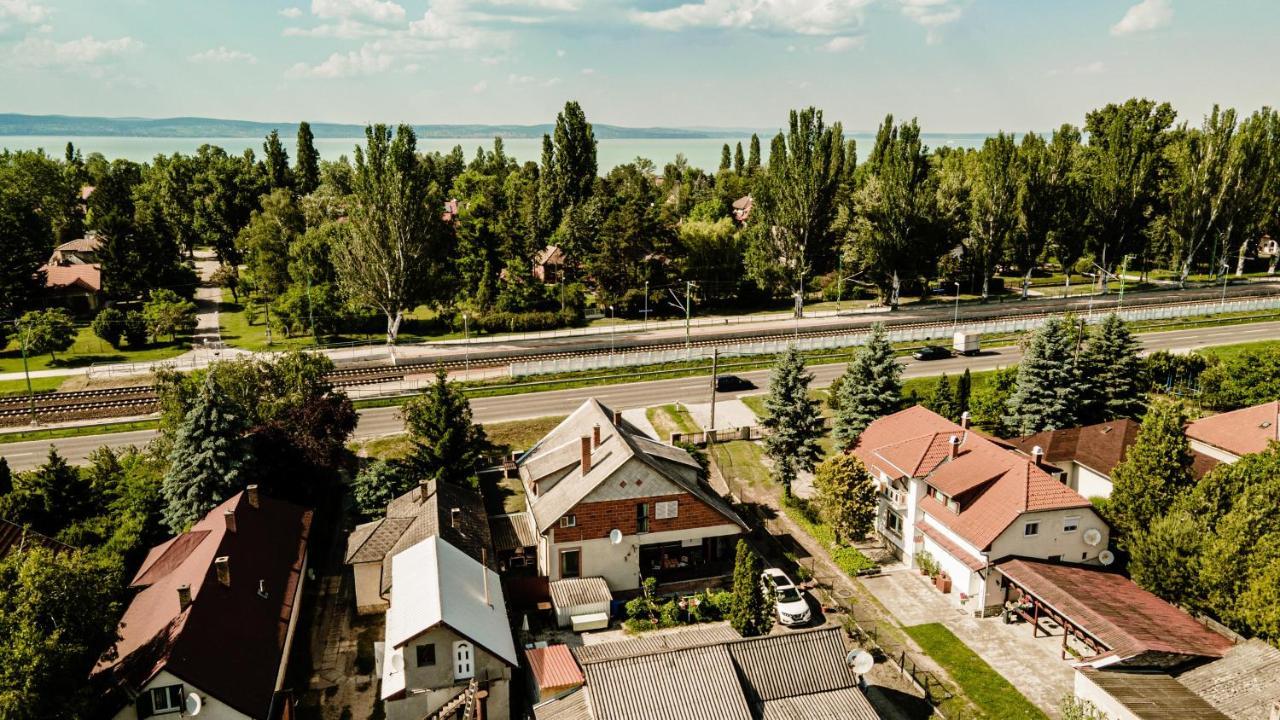 Vadkacsa Apartmanhaz Medencevel Zamárdi Exterior foto