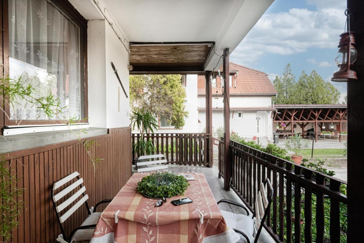 Vadkacsa Apartmanhaz Medencevel Zamárdi Exterior foto